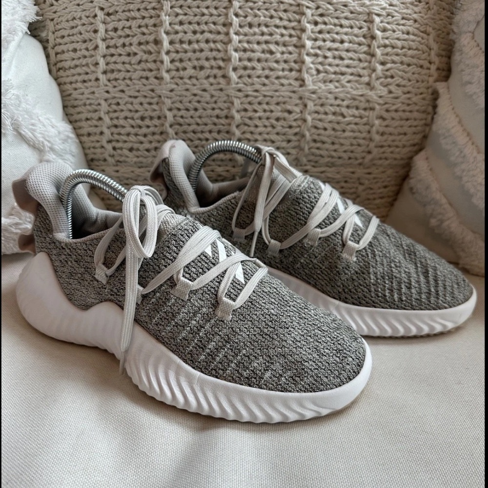 Adidas Womens Alphabounce Trainer BB7242 Gray Running Shoes Sneakers Size 7.5